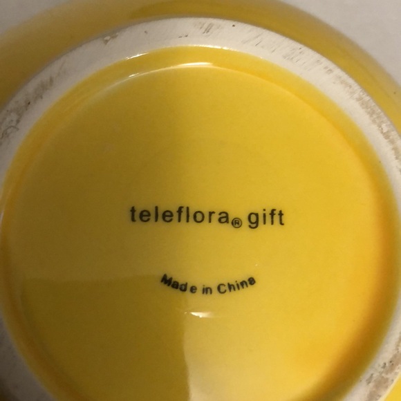 Yellow Chick with and egg shells decor/pot - Picture 9 of 12